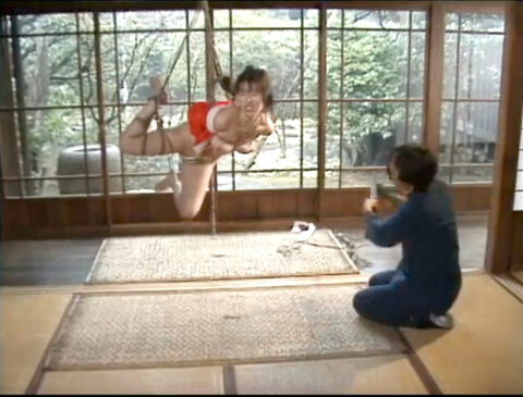 緊縛吊り責めの 拷問緊縛されながら 鞭打たれる マゾ女 細川百合子。 鬼畜緊縛 SM画像 エロ AV画像 〜 細川百合子 | 新・緊縛パフォーマンス | CN151/CN197