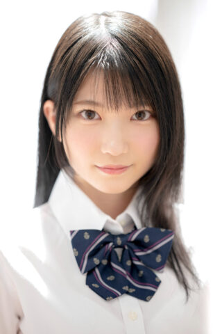 伊織ひなの( いおりひなの ) 制服画像