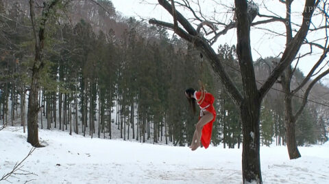 真冬の 極寒野外 緊縛吊り責め SM調教で 吊り上げられて放置責めを受ける M女 しずか。野外吊り責め 緊縛 SM画像 エロ AV画像 〜 菅野しずか ＝ 神納花 ｜ 雪中拷問 ｜ GTJ-070