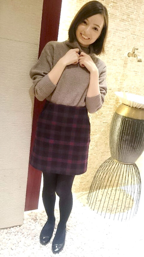 西田カリナ（ にしだかりな ） オフショット着衣 プロフィール 画像