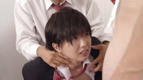 男達に押さえつけられて 床に跪かされて 凌辱SM調教される M女 ゆめ。フェラ強要される　SM画像 エロ AV画像 〜 竹田ゆめ ＝ 市来まひろ ｜ 男子の格好がバレて ｜ STAR-976